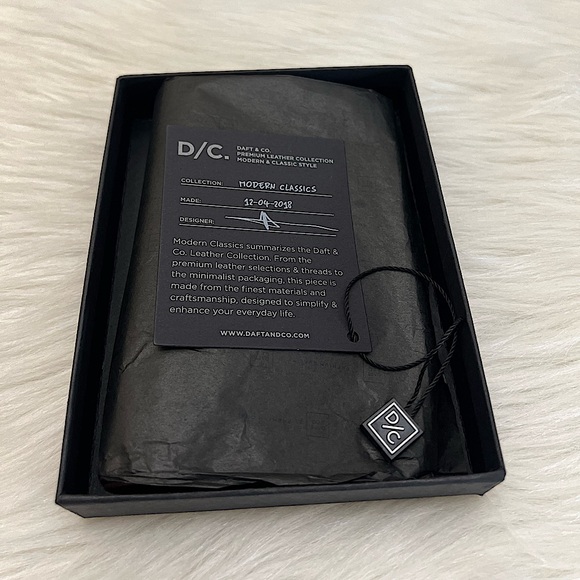 DAFT & CO LEATHER WALLET WITH PEN - Picture 10 of 10